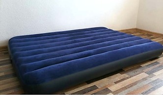 2 BR con patio por el centro comercial