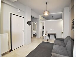 Petite Apartment