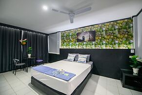 Happy Jomtien - Beachfront