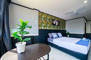 Happy Jomtien - Beachfront