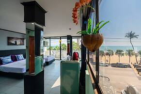 Happy Jomtien - Beachfront