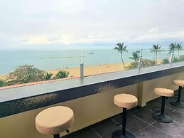 Happy Jomtien - Beachfront