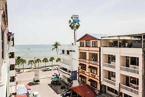 Happy Jomtien - Beachfront