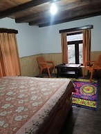 Goroomgo Himalaya Retreat Homestay