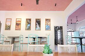 Mad Monkey Dumaguete