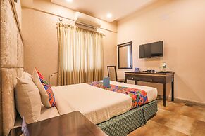 Fabhotel Frazer Suites