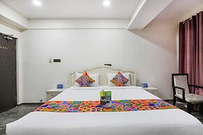 Fabhotel Frazer Suites