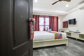 Fabhotel Frazer Suites