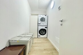 Modern House Apartment 1