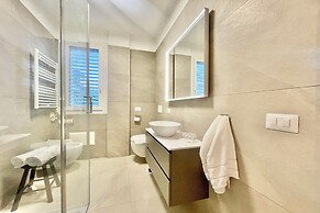 Modern House Apartment 1