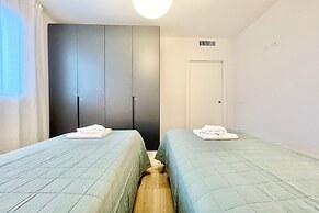 Modern House Apartment 1