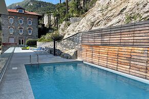 Modern House Apartment 1