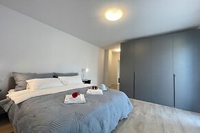 Modern House Apartment 1