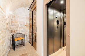 Bayit Charming Place