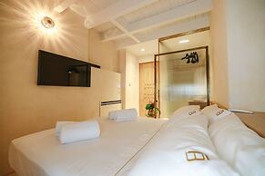 Bayit Charming Place