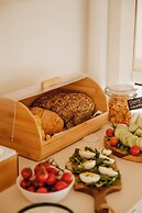 Bayit Charming Place