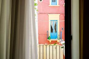 Bayit Charming Place