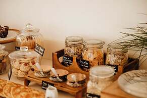 Bayit Charming Place