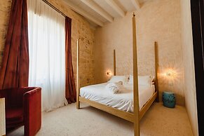 Bayit Charming Place