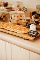 Bayit Charming Place