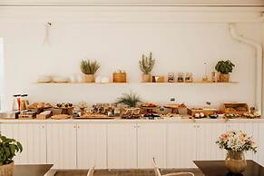 Bayit Charming Place