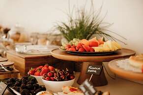 Bayit Charming Place