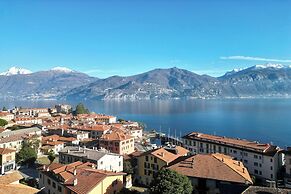 Modern House Apartment 4