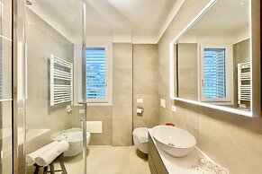 Modern House Apartment 4