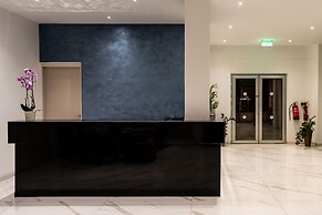 Flora Hotel Apartments