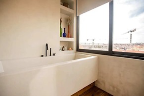 Modern and Luxurious Apartment in Lisbon