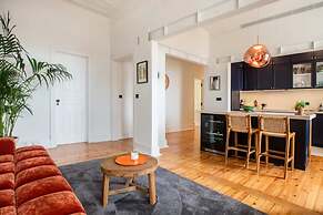 Modern and Luxurious Apartment in Lisbon