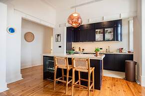 Modern and Luxurious Apartment in Lisbon