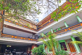 OYO 91610 Batukaru Garden HotelNearLumintang Park