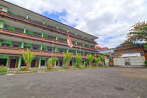 OYO 91610 Batukaru Garden HotelNearLumintang Park