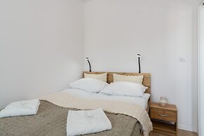 Bookowska 18 Apartments by Renters