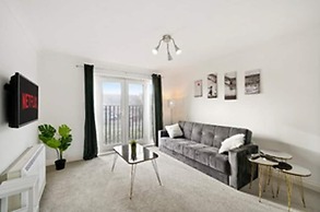 Stylish 2 bed Apt - Free Parking