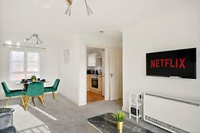 Stylish 2 bed Apt - Free Parking