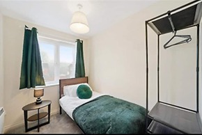 Stylish 2 bed Apt - Free Parking