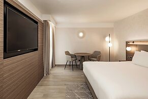 AC Hotel By Marriott St. Julian's