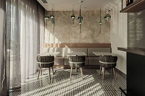 AC Hotel By Marriott St. Julian's