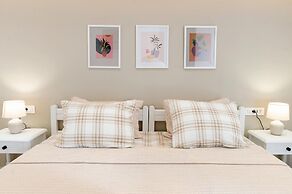 1 Bedroom Apartment Lambisea