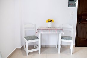 1 Bedroom Apartment Lambisea