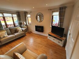 Stunning 2 Bedroom Pet Friendly Lodge