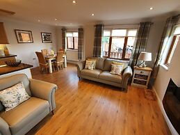 Stunning 2 Bedroom Pet Friendly Lodge