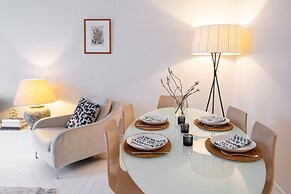 Fab 2br just 3 blocks from Market Square