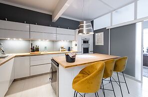 Fab 2br just 3 blocks from Market Square