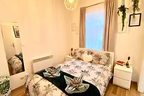 Amazonian Jungle Apartment in Vienna