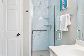 Holiday Hills Getaway - Branson - Golf Resort - Outdoor Pools