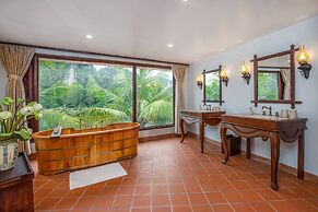 Emeralda Resort Tam Coc