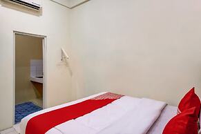 Super OYO 3878 Graha Hsc Syariah